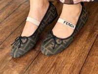 حذاء فندي ماستر فلات نسائي يتوفر لونين