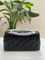 شنطة كوتش هاي كوالتي الحجم ١٩ سم يتوفر عدة الوان