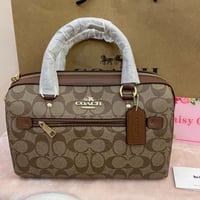 شنط كوتش حجم وسط موضح بالصور هاي كوالتي يتوفر عدة...