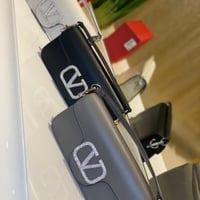 شنط فالنتينو كوالتي الحجم الوسط