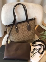 شنط كوتش هاي كوالتي حجم وسط مع محفظة