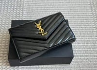 شنط سانلوران كوالتي الحجم صغير يتوفر ٣ الوان