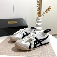 شوز رياضي يتوفر عدة الوان