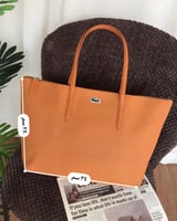 شنط لاكوست هاي كوالتي يتوفر حجمين