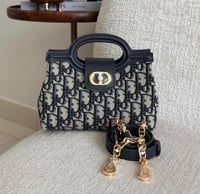 شنط ديور هاي كوالتي المقاس 19 سم الصغير يتوفر عدة...