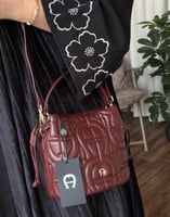 شنط أقنر حجم صغير وانيق يتوفر ٣ الوان