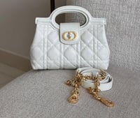 شنط ديور هاي كوالتي المقاس 19 سم الصغير يتوفر عدة...