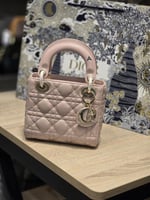 شنط ديور ماستر مقاس 18 يتوفر عدة الوان