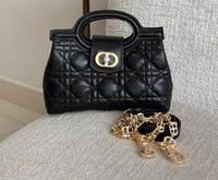 شنط ديور هاي كوالتي المقاس 19 سم الصغير يتوفر عدة...