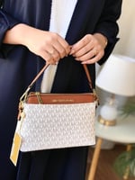 شنط مايكل كورس هاي كوالتيي يتوفر عدة الوان