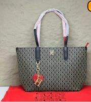 شنط سي اتش CH العرض 30 سم