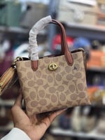 شنط كوتش هاي كوالتي حجم صغير يتوفر عدة الوان