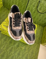 شوز قوتشي درجة أولى مع الملحقات كما في الصورة