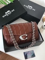 شنط كوتش كوالتي الحجم وسط اكسسوار فضي يتوفر عدة أل...