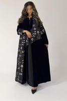 عباية شتوي مخمل لون بنفسجي غامق مع تطريز