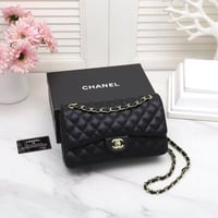 شنط شانيل حجم وسط درجة اولى