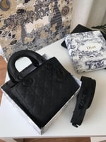 شنطة ديور لون اسود كوالتي