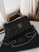 شنط شانيل كوالتي يتوفر عدة ألوان الحجم موضح بالصور