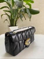 شنطة كوتش هاي كوالتي الحجم ١٩ سم يتوفر عدة الوان