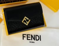 شنط فندي هاي كوالتي الحجم الوسط مقاس 21 سم