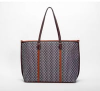 شنطة CH كوالتي حجم كبير 35سم عرض اللون اسود وبني