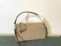 شنط فالنتينو هاي كوالتي يتوفر ٣ الوان العرض 19 سم