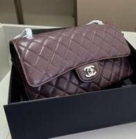 شنطة شانيل حجم وسط