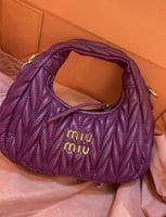 شنط ميو ميو درجة أولى الحجم صغير