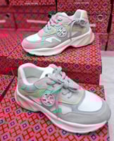 شوز رياضي نسائي