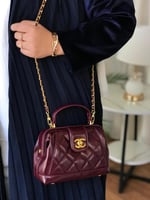 شنط شانيل هاي كوالتي الحجم موضح بالصور مع الملحقات