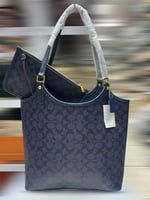 شنط كوتش درجة اولى حجم وسط