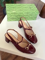 كعب يتوفر عدة ألوان وموديلات الكعب وسط