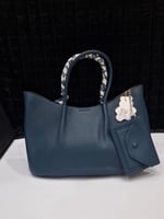 شنط خفيفة الوزن مع السكارف ومحفظة يتوفر عدة الوان