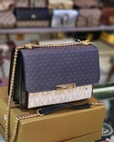 شنط مايكل كورس ا لحجم الوسط