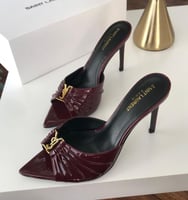 كعب سانلوران يتوفر عدة ألوان