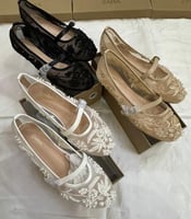 فلات شك وتطريز ماركة زارا