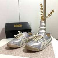 شوز رياضي يتوفر عدة الوان