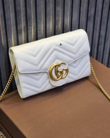 شنط قوتشي هاي كوالتي المقاس 19سم