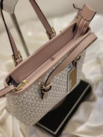 شنط مايكل كورس هاي كوالتي يتوفر عدة الوان