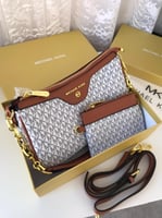 شنط مايكل كورس كوالتي مع محفظة والبوكس