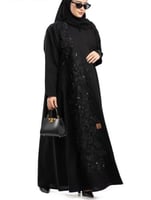 عباية وتطريز