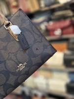 شنط كوتش ماستر حجم وسط