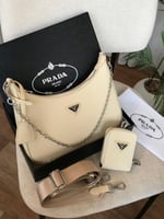 شنط برادا هاي كوالتي حجم وسط يتوفر 6 الوان مع المل...