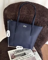 شنط لاكوست هاي كوالتي يتوفر حجمين