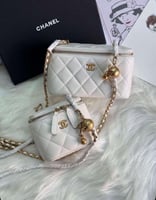 شنط شانيل يتوفر حجمين و عدة الوان