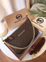 شنط مايكل كورس كوالتي الحجم وسط يتوفر ٥ الوان