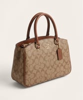 شنط كوتش حجم وسط