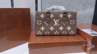 شنط لويس فيتون درجة أولى المقاس 26سم