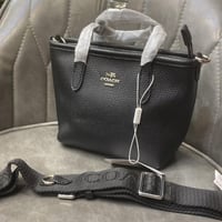 شنطة كوتش يتوفر عدة الوان حزام عريض