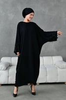 أسود